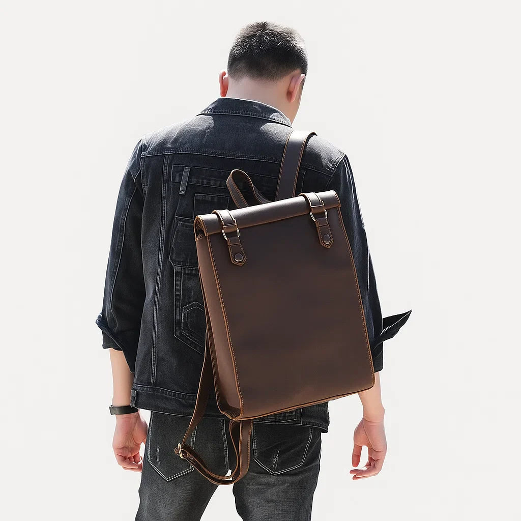 Victor | Retro Urban Adventurer Pack